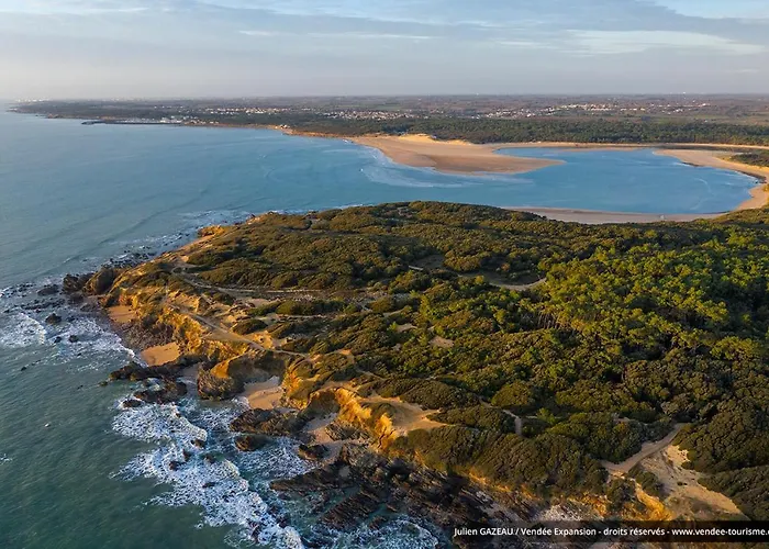 Independant Au Calme 招待所 3*