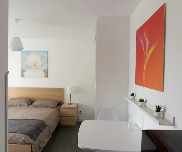 Independant Au Calme 招待所 3*